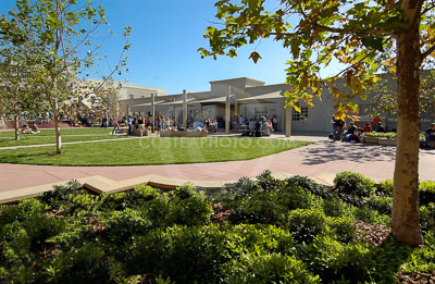 Large-Courtyard-with-students_.JPG