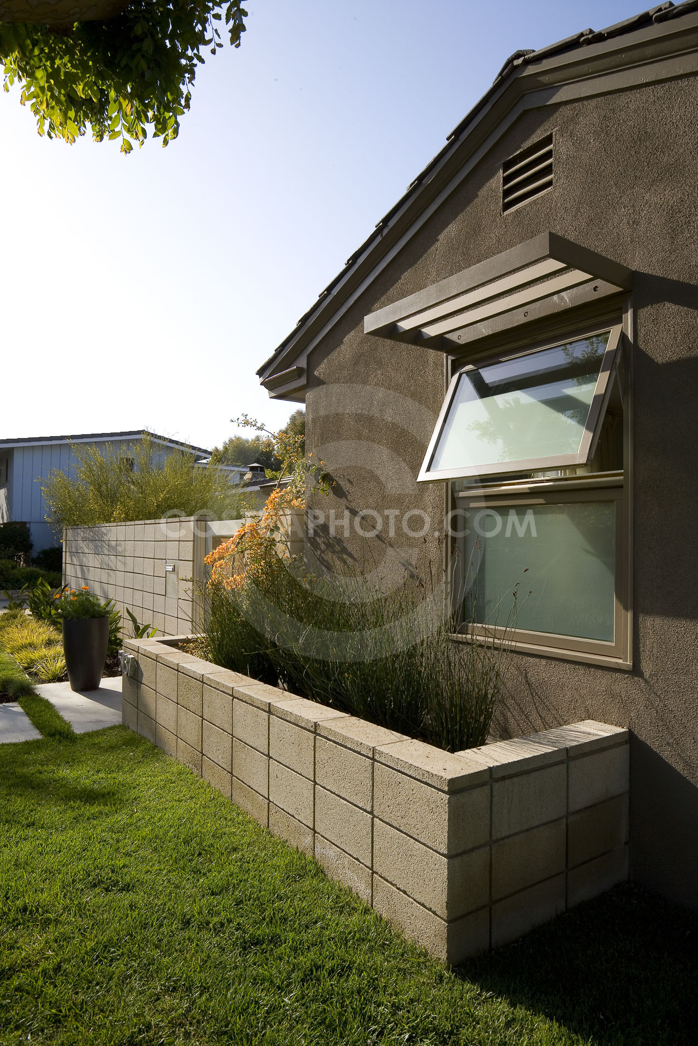 (073) EXTERIORS_W7H9844