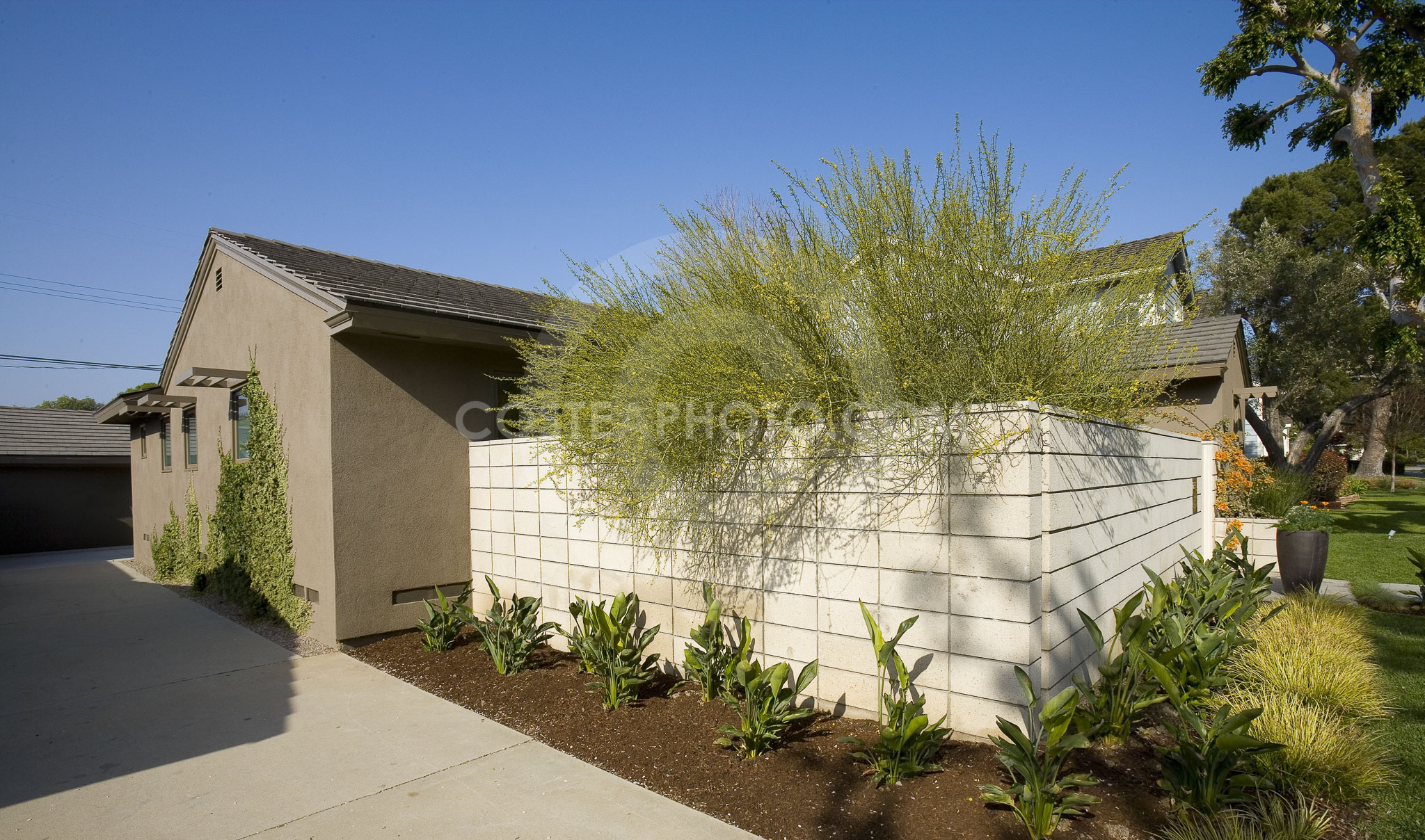 (085) EXTERIORS_W7H0204