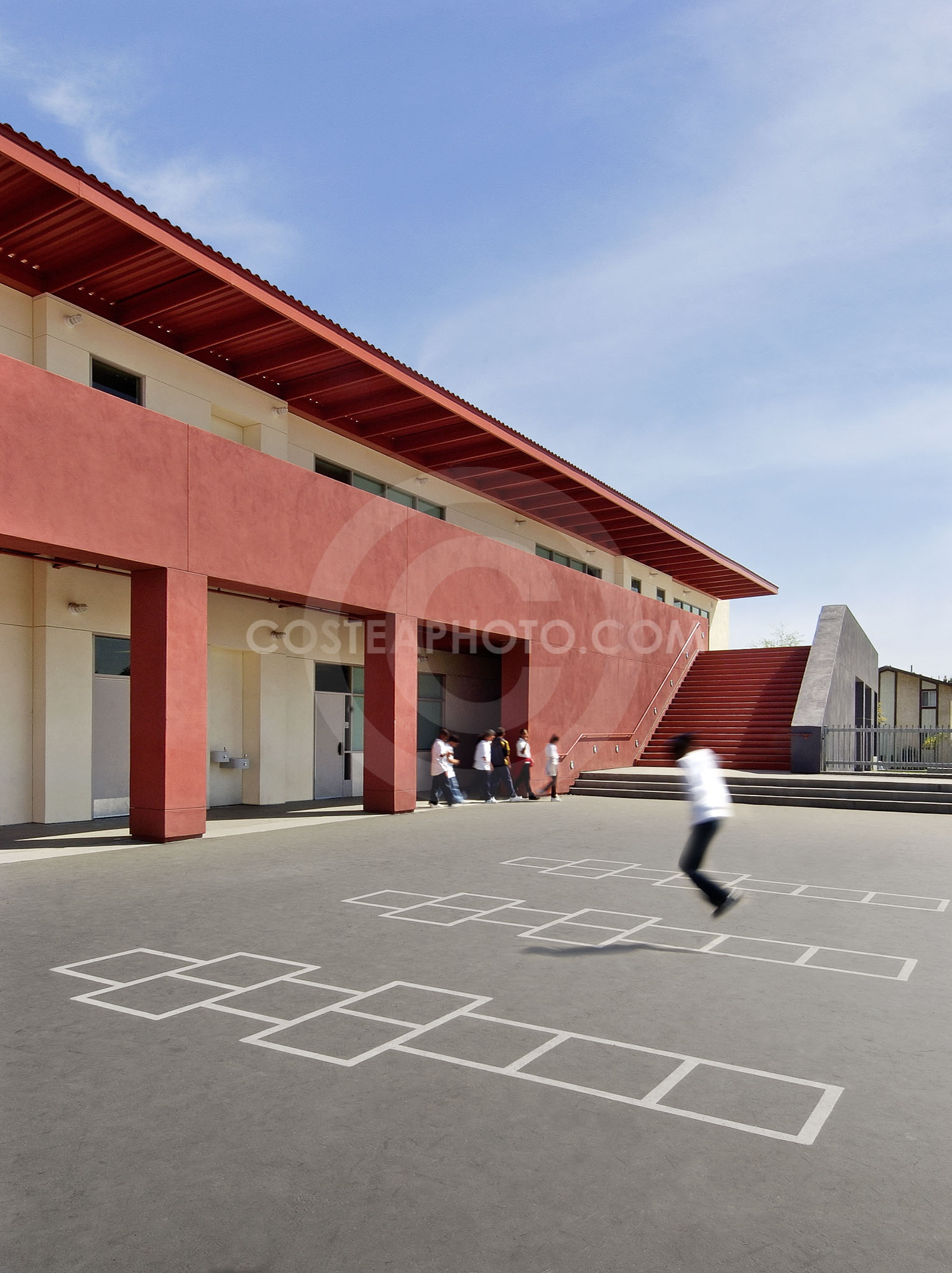 South elevation courtyard 2 (with kids)